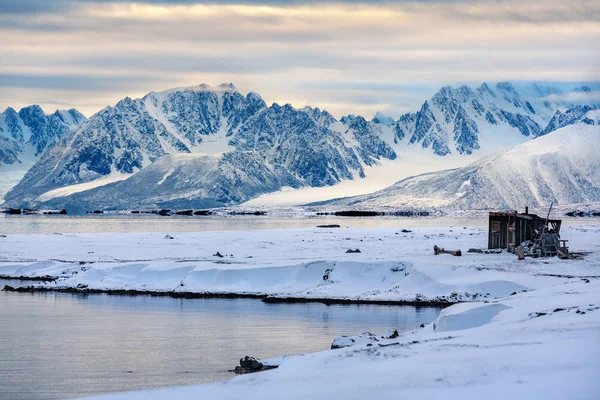 Ъ-Огонек - Острова Шпицберген в Арктике — стоковое фото