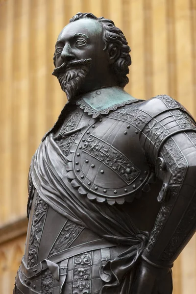 Pembroke grófjának szobra - Oxford - Anglia — Stock Fotó