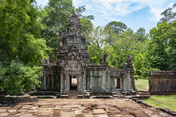 Gateway into the ruins of Ta Prohm - Angkor Wat - Cambodia — Stock Photo, Image