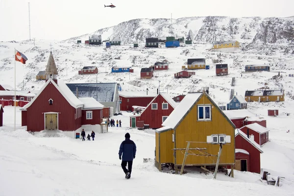 Town of Ittoqqortoormiit at entrance to Scoresbysund - Greenland — Stock Photo, Image