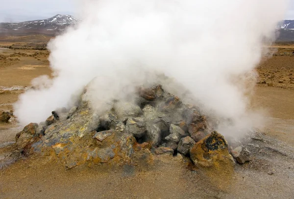 Vulkanická parní ventilace - Namaskard Geo Thermal Area - Island — Stock fotografie