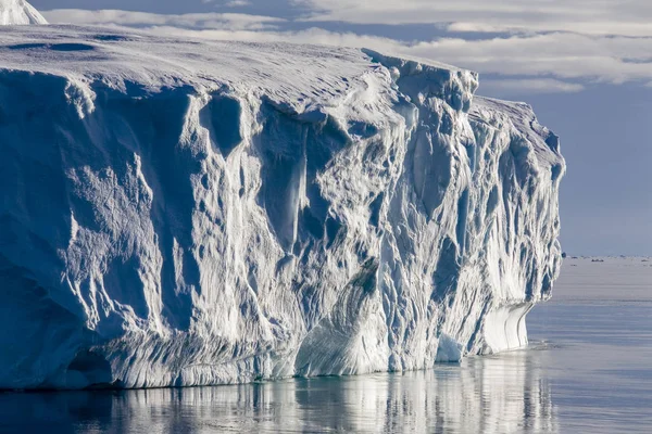 Eisberg im Weddelmeer - antarktische Halbinsel - Antarktis — Stockfoto