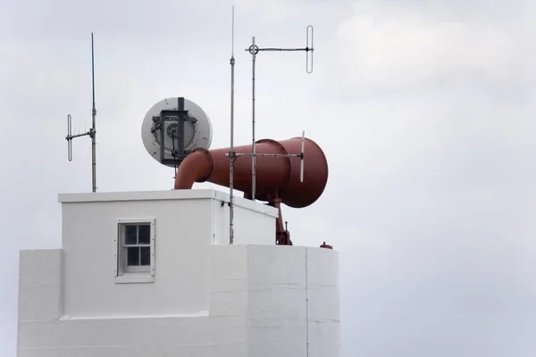 Foghorn on a coastal headland in northeast Scotland — Stockfoto