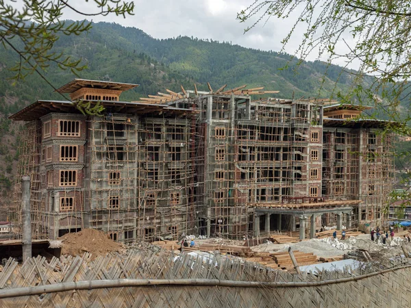 Nieuw hotel in aanbouw - Thimpu - Bhutan — Stockfoto