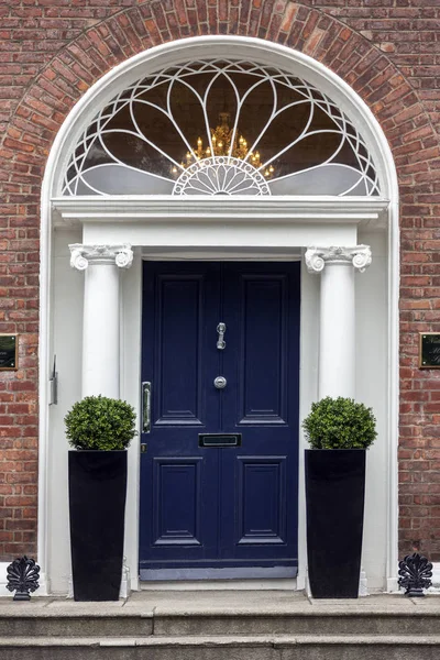 One of the famous Dublin doors - Dublin - Republic of Ireland — Stock Photo, Image