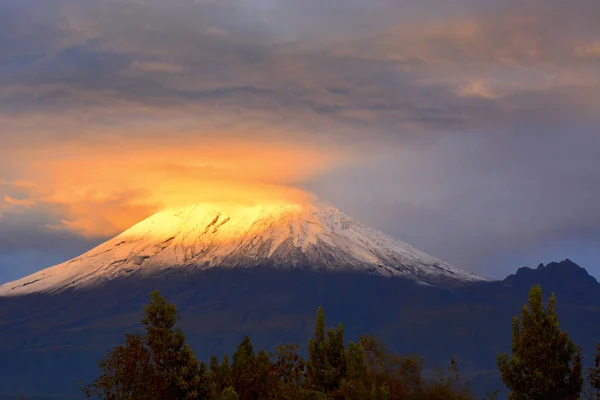 Cotopaxi Vulkán Naplementekor — Stock Fotó