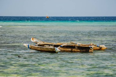 Tekneler, sahil, mavi gökyüzü, Zanzibar