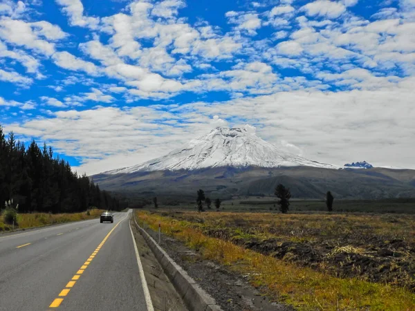 Volcán Cotopaxi — Foto de Stock