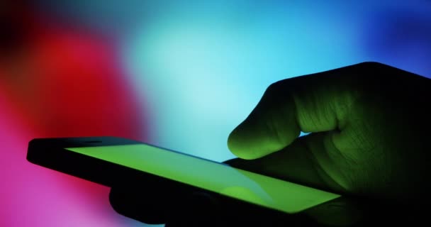 Utilisation Smartphone Nuit Touche Chromatique Écran Vert Pour Remplacer Les — Video