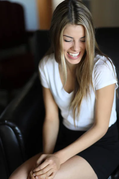 Head Shot of a Beautiful Blond Woman with Brown Eyes — Stock Photo, Image