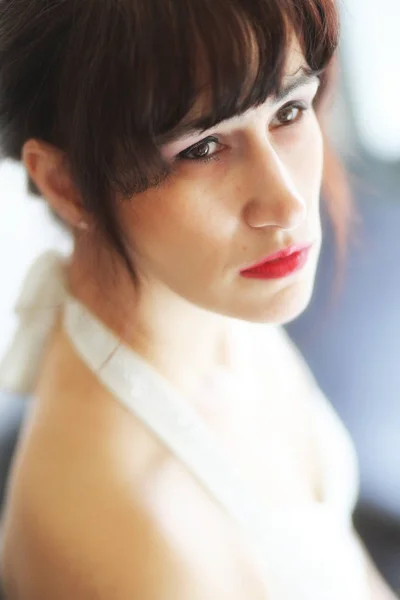 Woman with Brown Hair and Beautiful Brown Eyes — Stock Photo, Image