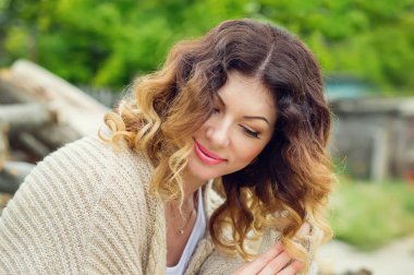 mutlu güzel genç kadın portre 