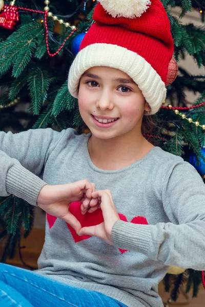 Ritratto natalizio della ragazza — Foto Stock
