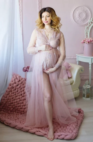 Beauty Pregnant Woman . Pregnant Belly. Beautiful Pregnant Woman — Stock Photo, Image