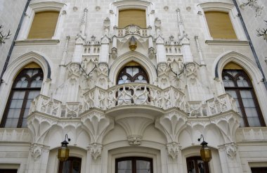 Mimari Hluboka nad Vltavou Kalesi
