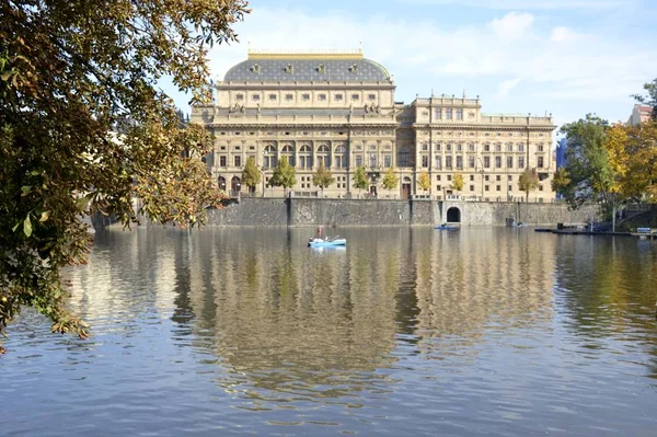 Nationaltheater aus Prag — Stockfoto