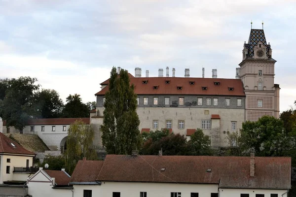 Arquitectura de Brandys nad Labem y cielo nublado — Foto de Stock