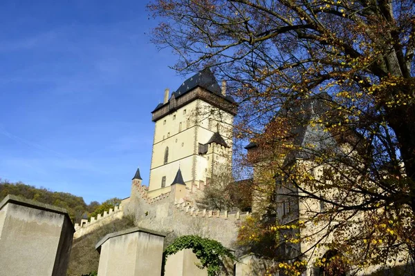 Arquitectura del castillo de Karlstejn — Foto de Stock