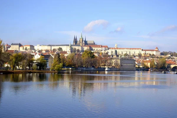 Prag gelen Mimarlık — Stok fotoğraf