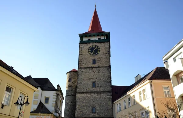 Architectuur van Jicin en blauwe hemel — Stockfoto