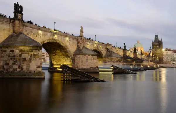 Architektura z mostu Karola w Pradze — Zdjęcie stockowe