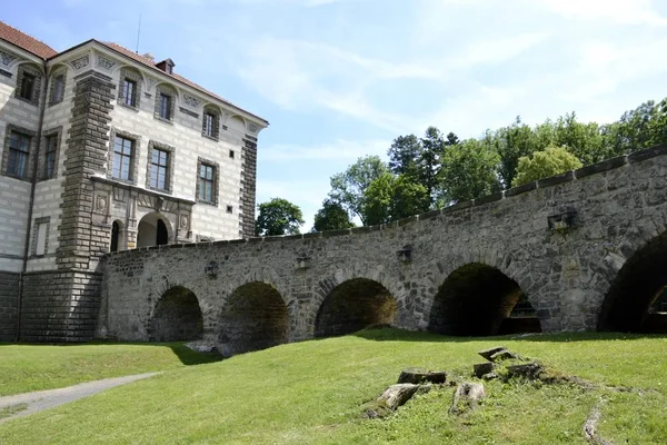 Architettura dal castello di Nelahozeves — Foto Stock