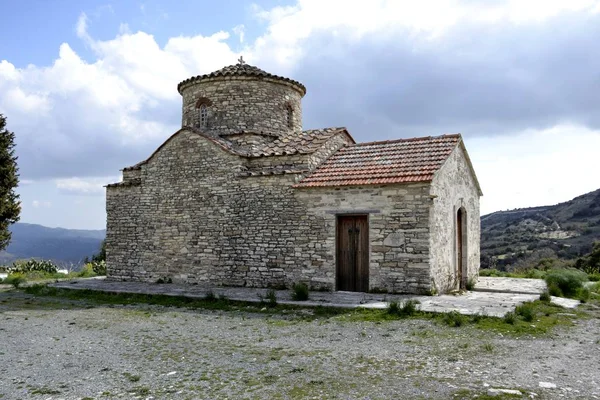 Architectuur van de oude kerk in Kato Lefkara dorp — Stockfoto