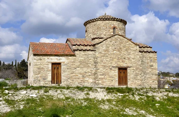 Architectuur van de oude kerk in Kato Lefkara dorp — Stockfoto