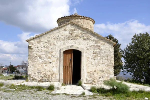 Architectuur van de oude kerk in Kato Lefkara dorp — Stockfoto