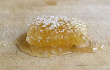 Vahşi bir organik petek parçası