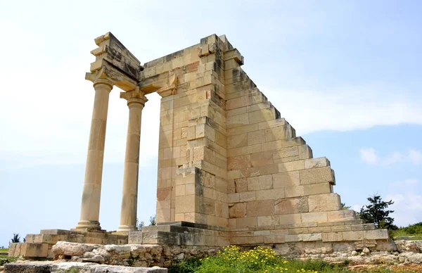 Αρχιτεκτονική από το ιερό του Απόλλωνα Υλάτη — Φωτογραφία Αρχείου