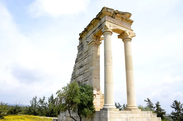 Αρχιτεκτονική από το ιερό του Απόλλωνα Υλάτη — Φωτογραφία Αρχείου