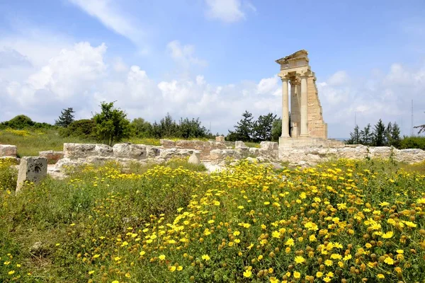 Αρχιτεκτονική από το ιερό του Απόλλωνα Υλάτη — Φωτογραφία Αρχείου