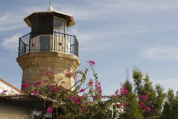 Kültéri Építészeti Egy Régi Világítótorony Cipruson Felhős Kék — Stock Fotó
