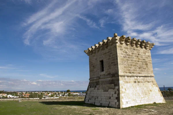 Arquitectura Exterior Una Antigua Torre Veneciana Chipre Cielo Azul Nublado — Foto de Stock