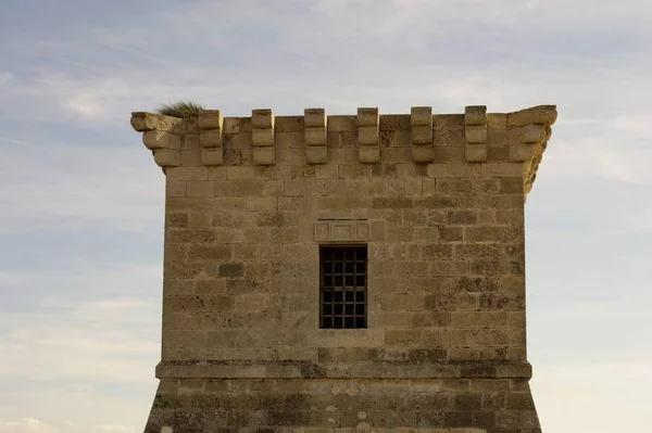 Arquitectura Exterior Una Antigua Torre Veneciana Chipre Cielo Azul Nublado — Foto de Stock