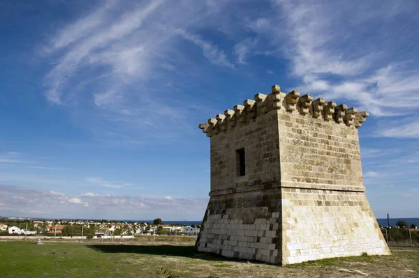 Arquitectura Exterior Una Antigua Torre Veneciana Chipre Cielo Azul Nublado — Foto de Stock