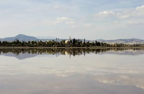 Outdoor Landscape Hala Sultan Tekke Cyprus Water Reflections Cloudy Sky — Stock Photo, Image