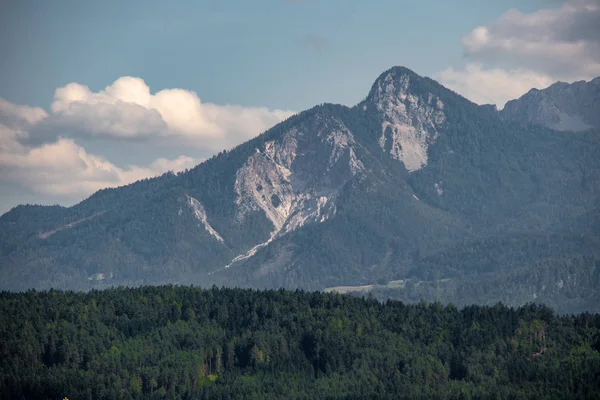 Vue Formations Nuages Intéressantes Face Des Montagnes Des Montagnes Karawanken — Photo