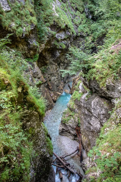 Vista Los Arroyos Ríos Salvajes Desfiladero Los Alpes Europa Agua — Foto de Stock