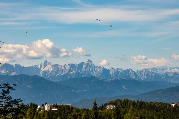 Panorama Los Alpes Austríacos Lago Ossiacher Vea Con Las Montañas —  Fotos de Stock