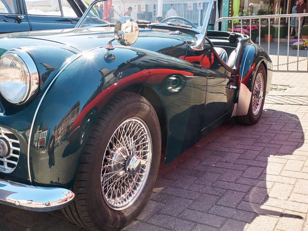 Collezionisti incontro di auto d'epoca e moto . — Foto Stock