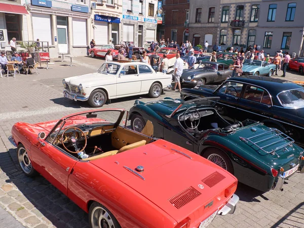 Reunião de colecionadores de carros clássicos e motos . — Fotografia de Stock