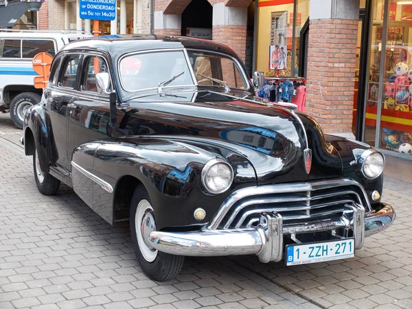 Czarny klasyczny Oldsmobile — Zdjęcie stockowe