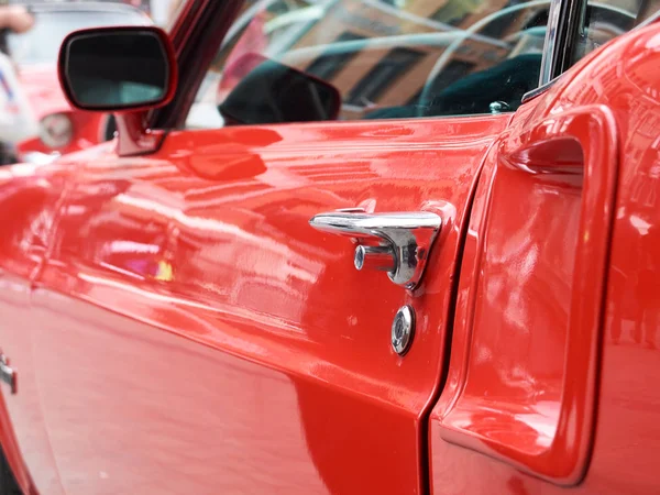 Maçaneta da porta de um carro rápido — Fotografia de Stock