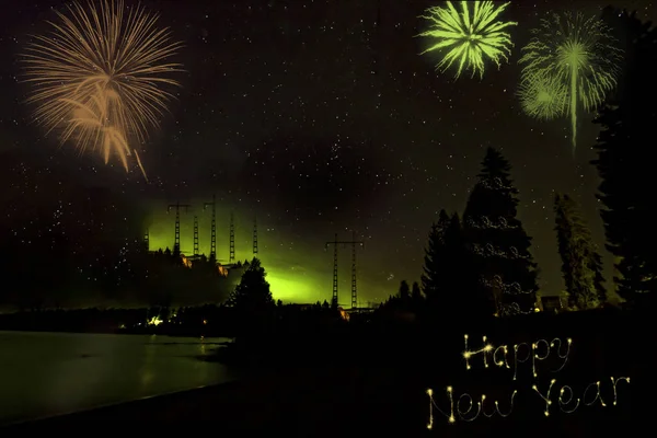 Feux d'artifice du Nouvel An avec aurores boréales sur Filipstad / S — Photo
