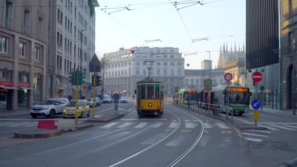 Milan Italie Mars 2020 Vieux Tramway Jaune Matin Printemps Dans — Video