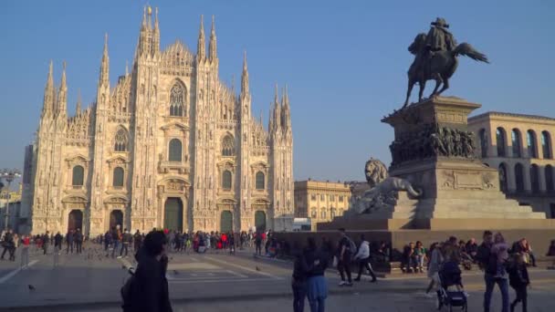 Milano Italien Mars 2020 Människor Skyddsmasker Panik Från Den Kinesiska — Stockvideo