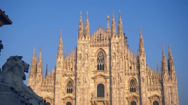 Milán Italia Catedral Milán Duomo Milano Farolas Frente Galería Víctor — Vídeos de Stock