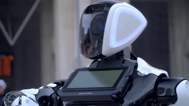 Milan Italie Mars 2020 Robot Marche Dans Les Rues Ville — Video